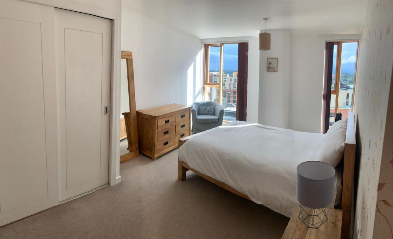 2 Bed Apartment In Granary Wharf Leeds Leeds  Extérieur photo