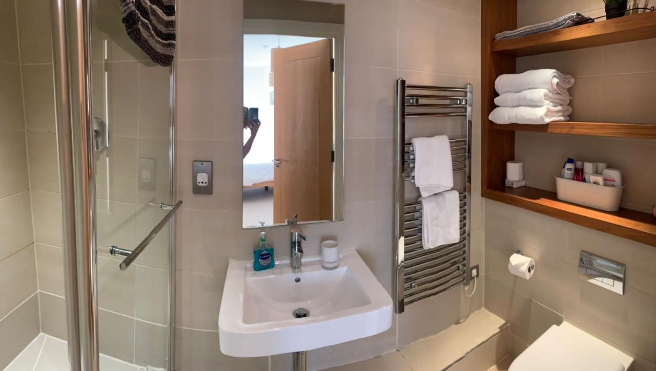 2 Bed Apartment In Granary Wharf Leeds Leeds  Extérieur photo